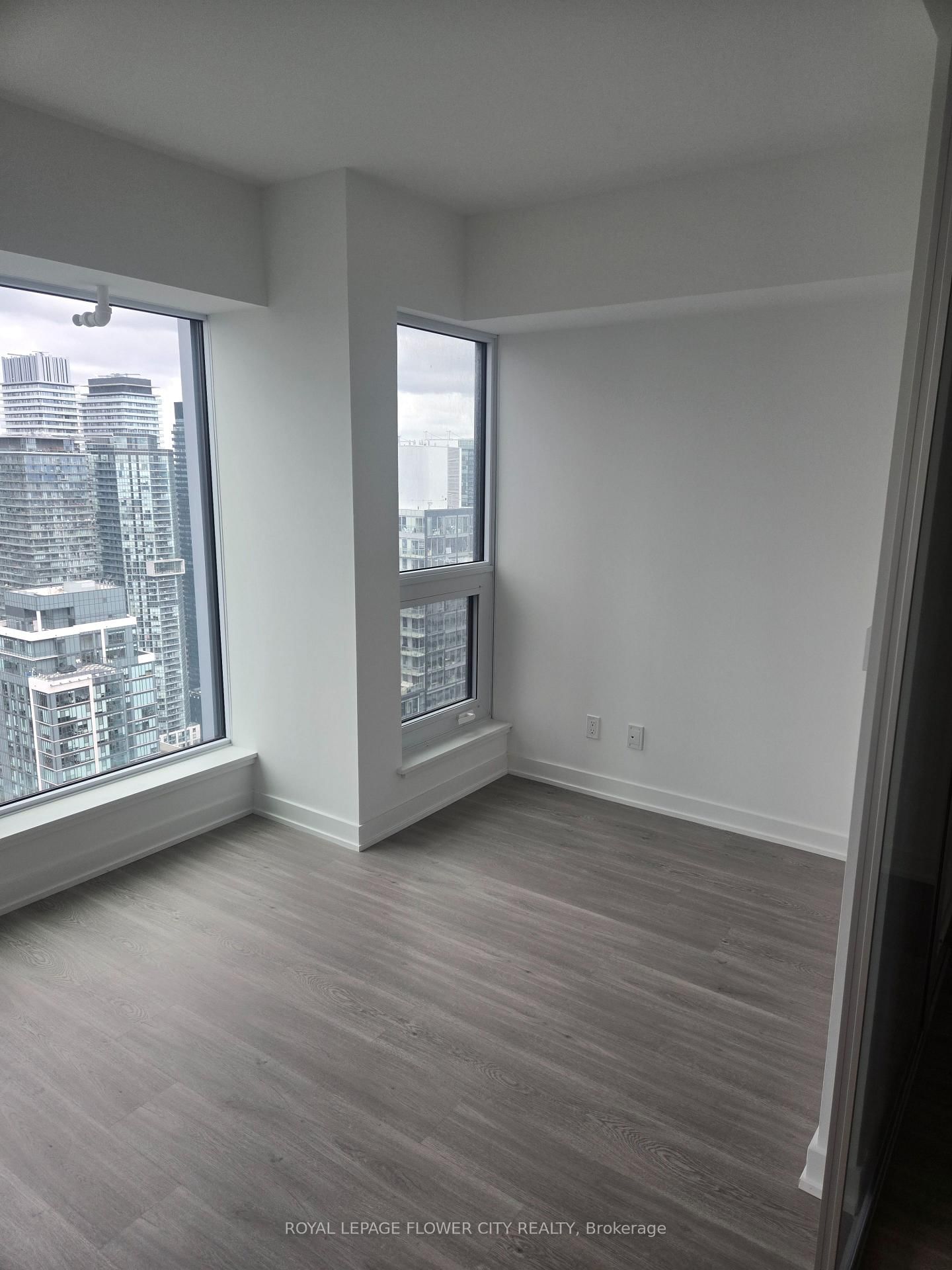 8 Wellesley Street W, Unit 5606 - Photo 4