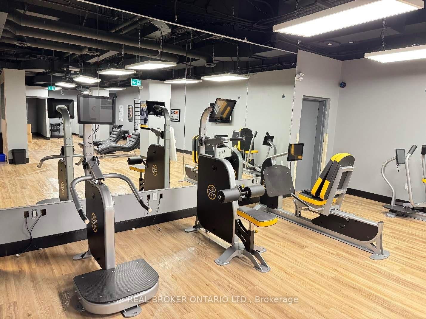 525 University Avenue, Unit R1-2 - Photo 8