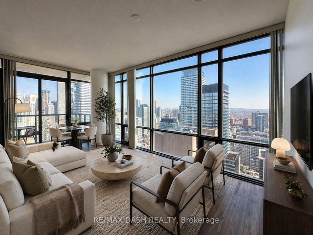 3707 - 38 Grenville Street