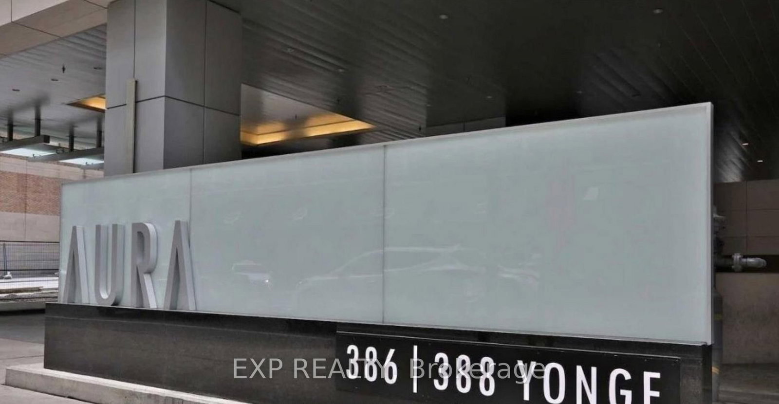 386 Yonge Street, Unit 1119 - Photo 2