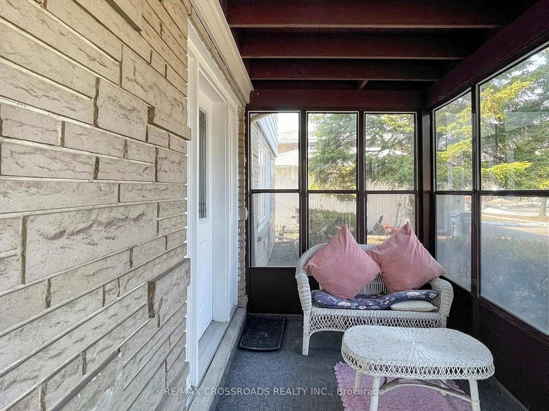 17 Ferbane Pl, Toronto, M2J 1Y7 | Image 2