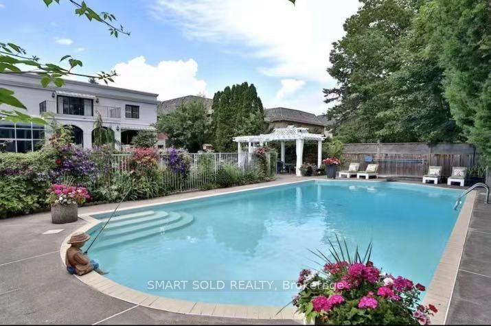 157 Gordon Rd, Toronto, M2P 1E7 | Image 3