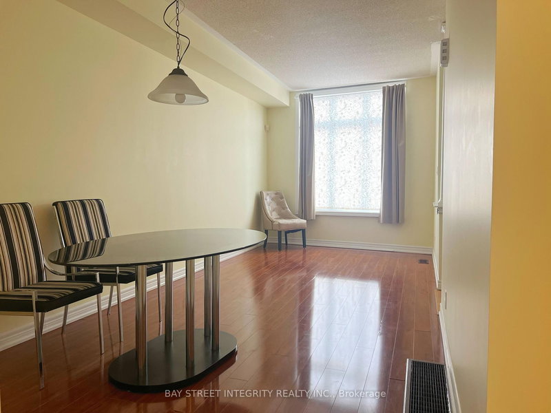 3 English Garden Way, Toronto, M2M 4M4 | Image 3