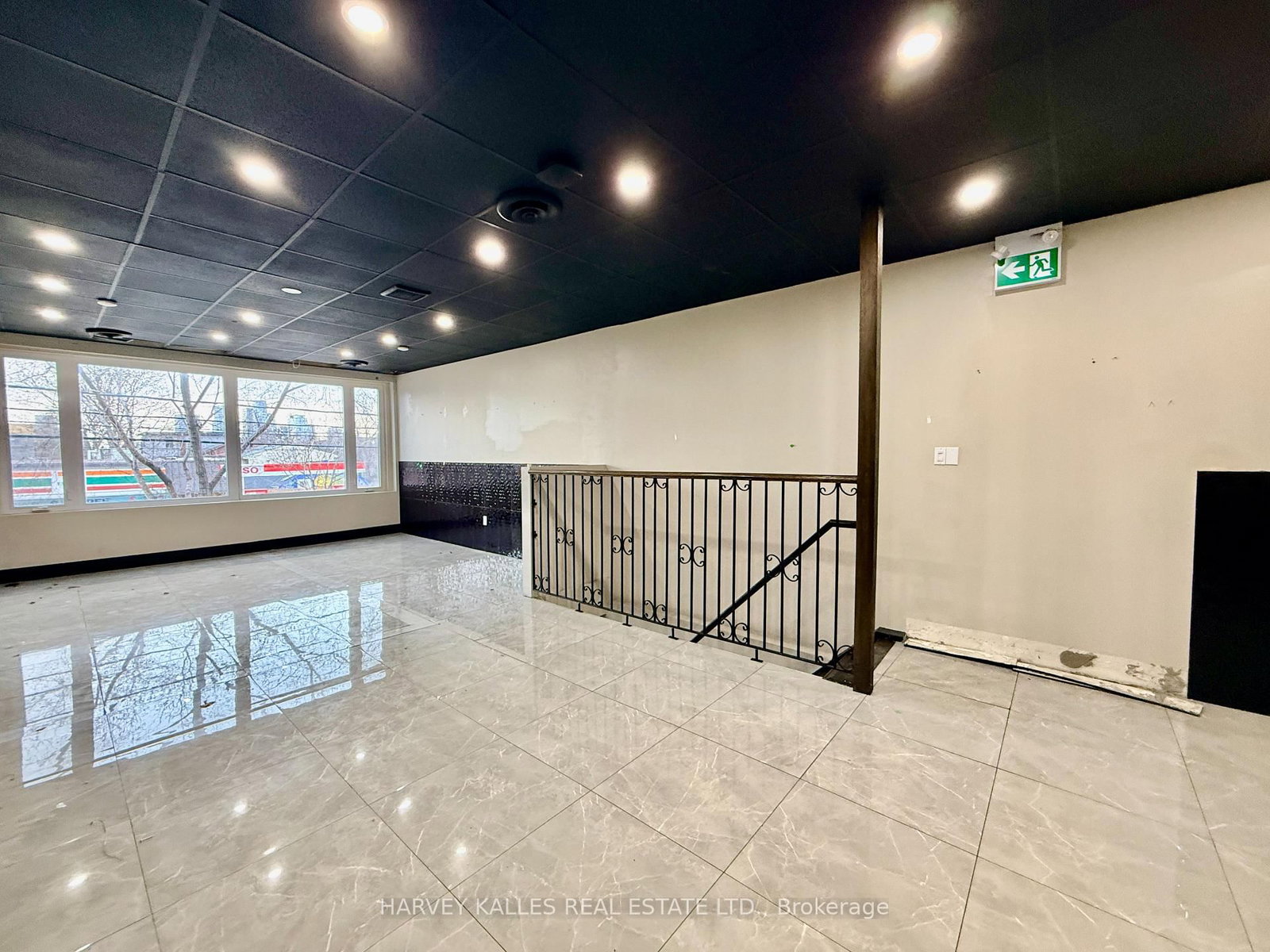 872 Dundas Street W - Photo 10