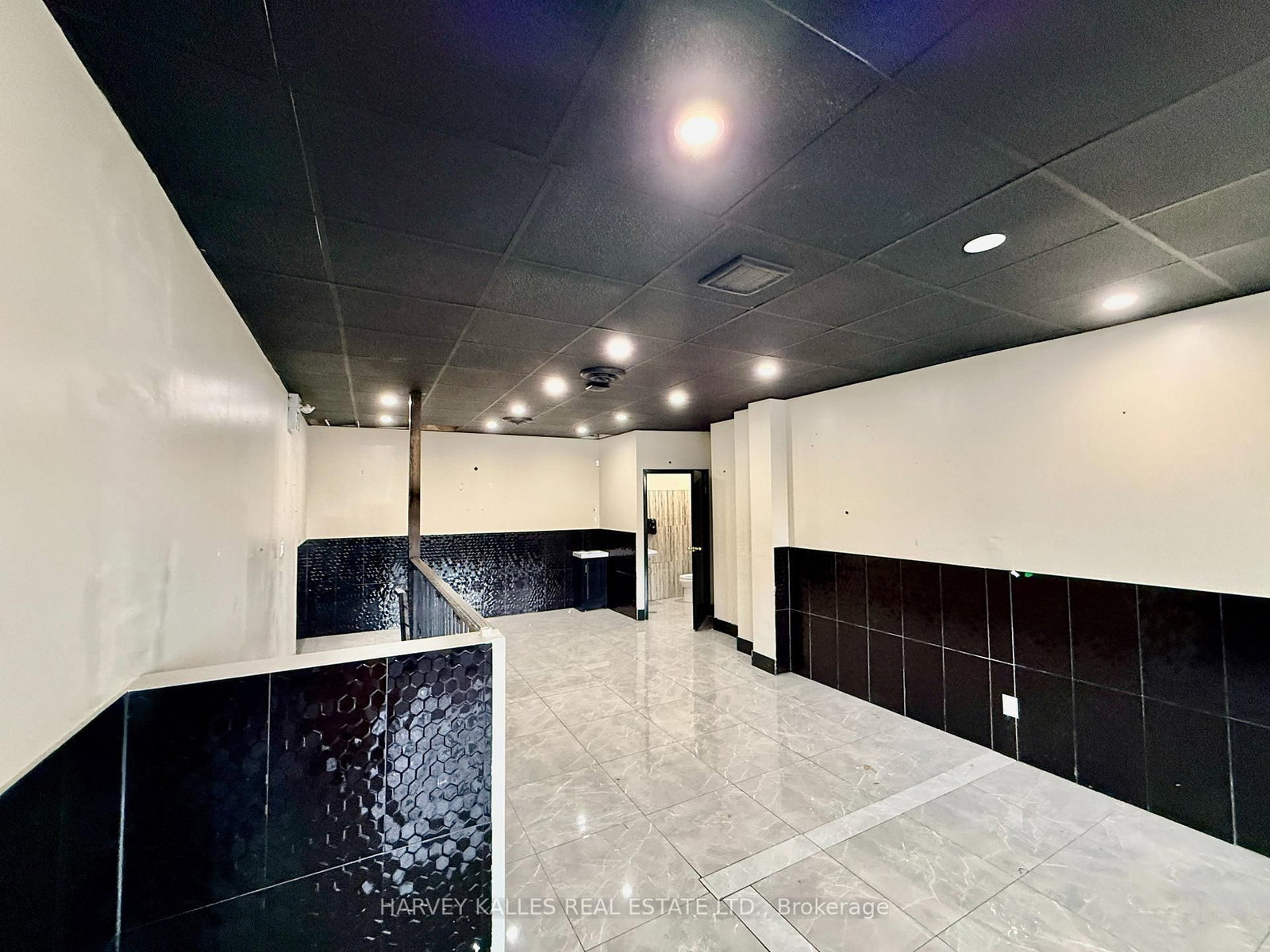 872 Dundas Street W - Photo 14