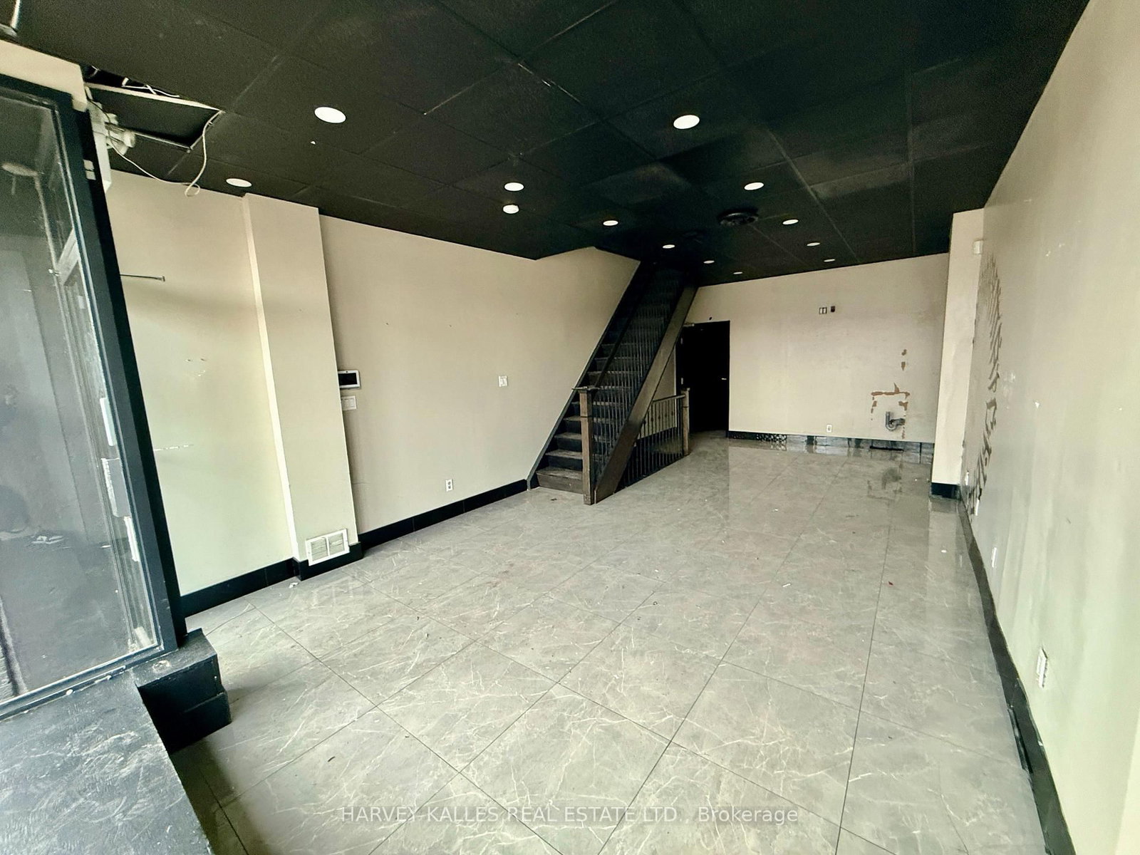 872 Dundas Street W - Photo 4