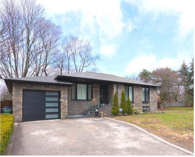 2 Groveland Crescent