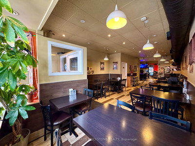 586 Bloor St | Toronto | Image