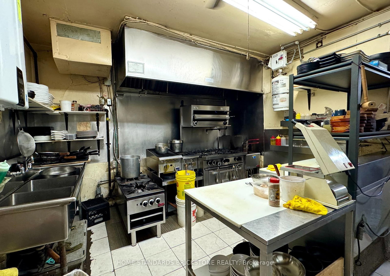 586 Bloor Street W - Photo 8