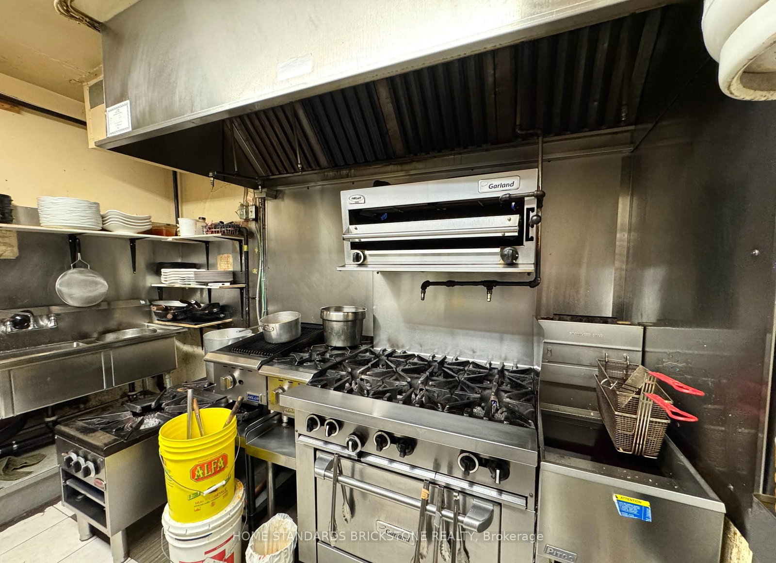 586 Bloor Street W - Photo 9