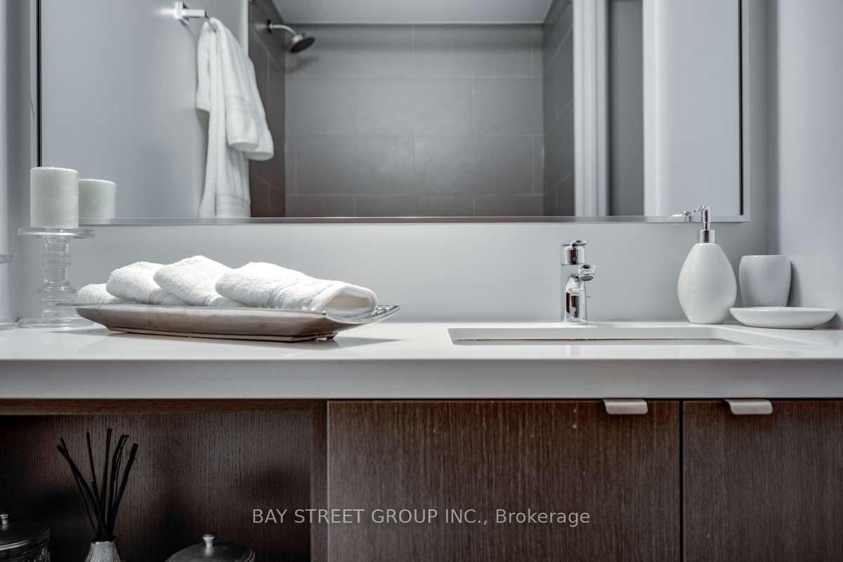 155 Yorkville Avenue, Unit 1905 - Photo 15