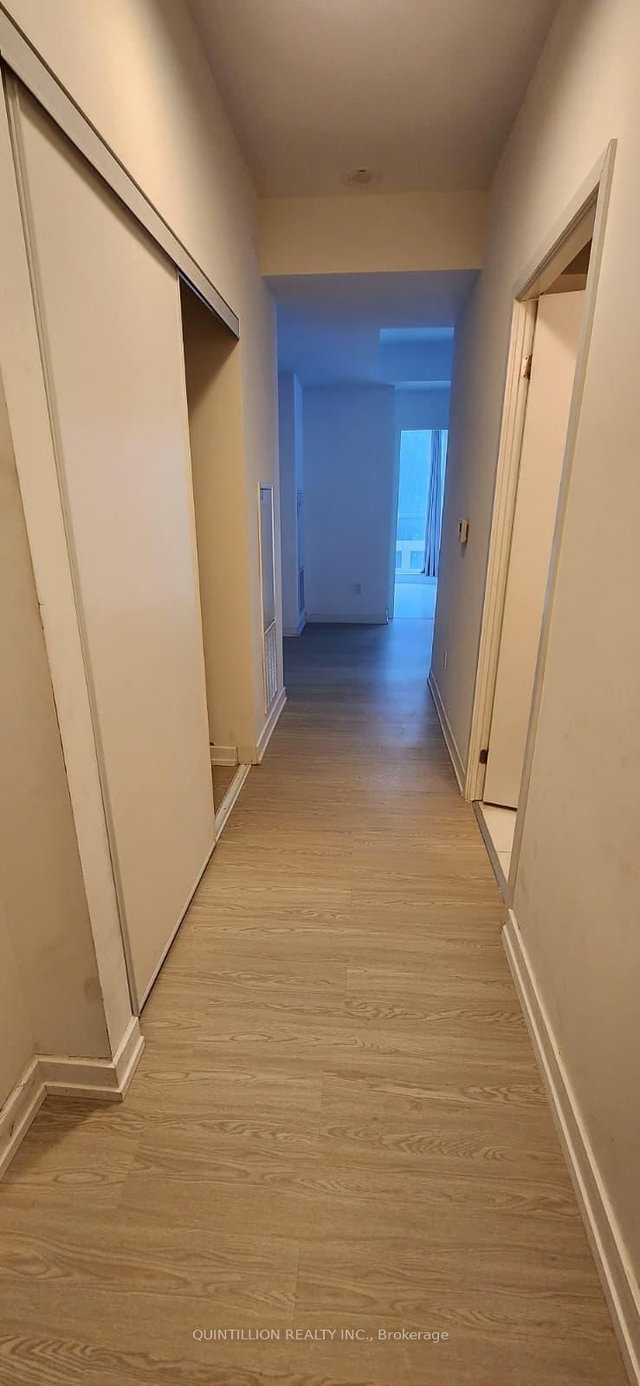 1015 - 31 Tippett Road