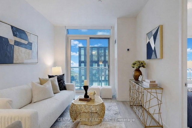 3908 - 100 Dalhousie Street