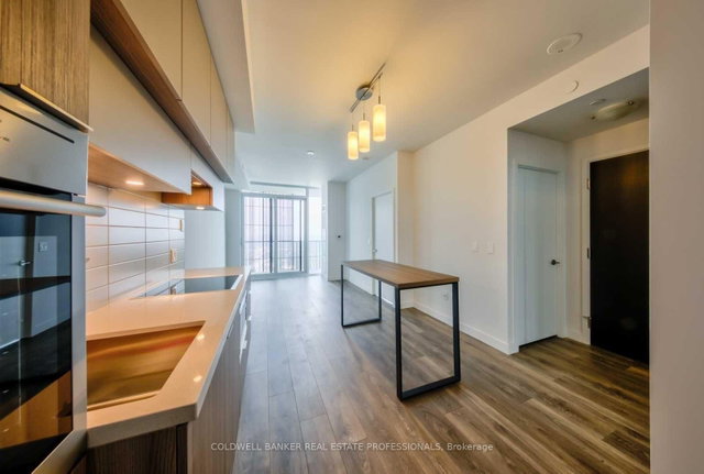 5307 - 8 Eglinton Avenue E