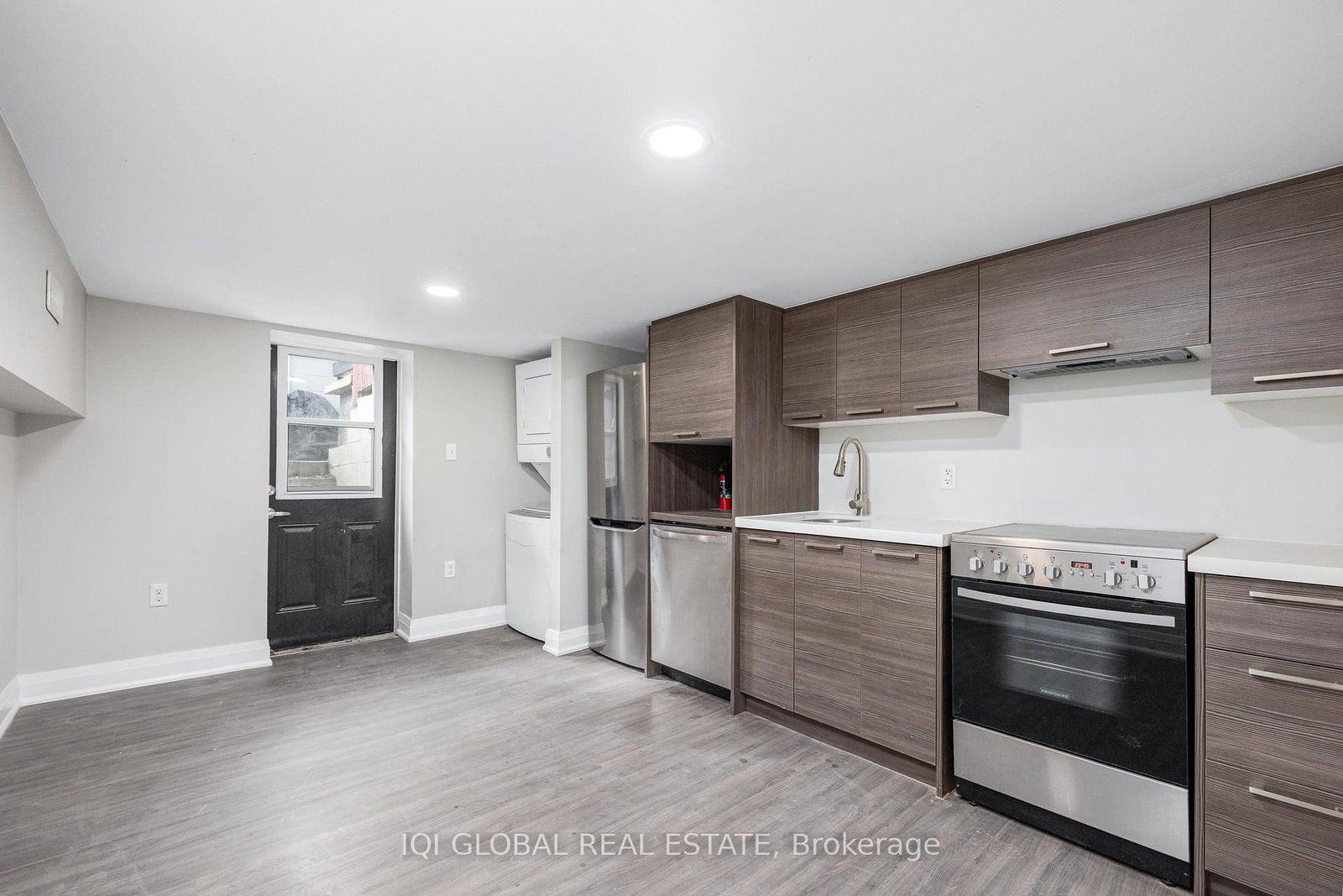 Semi-Detached House for lease at Bsmt-142 Grace Street, Toronto, Ontario, M6J 2S2 - Trinity-Bellwoods - MLS: C12885476