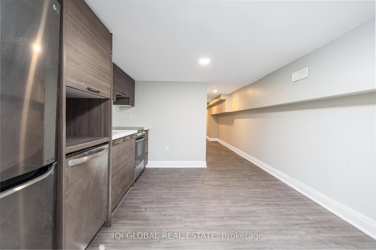 Semi-Detached House for lease at Bsmt-142 Grace Street, Toronto, Ontario, M6J 2S2 - Trinity-Bellwoods - MLS: C12885476