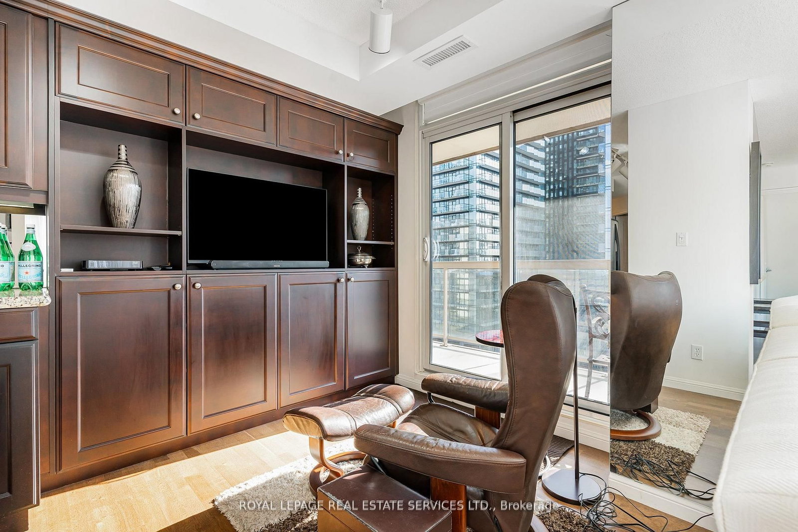 Condo for sale at 1203-900 Mount Pleasant Road, Toronto, Ontario, M4P 3J9 - Mount Pleasant West - MLS: C12885776