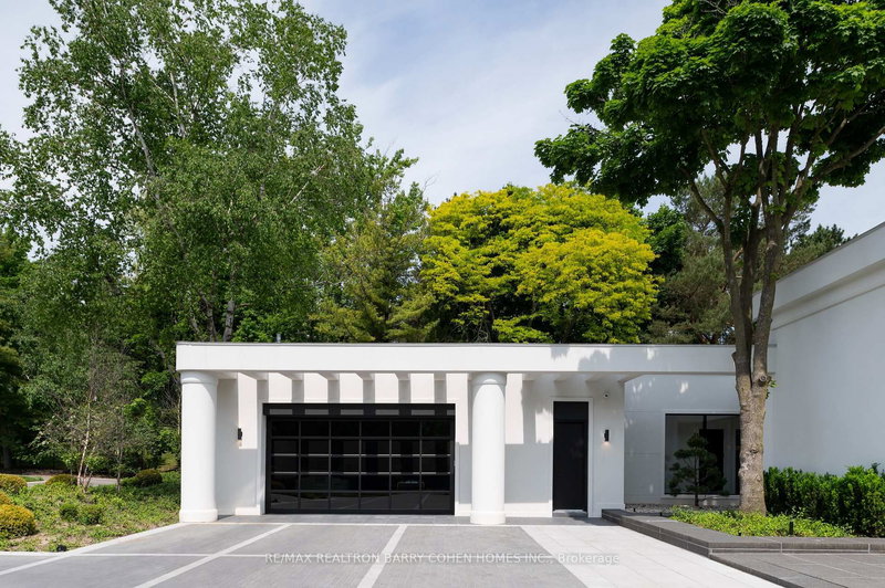 45 Park Lane Circ, Toronto, M3C 2N3 | Image 3