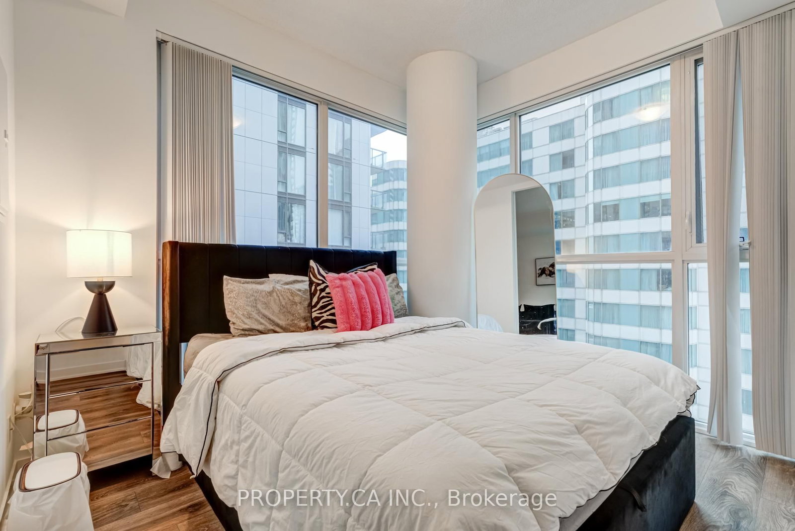 Condo for sale at 1713-87 Peter Street, Toronto, Ontario, M5V 0P1 - Waterfront Communities C1 - MLS: C12885902