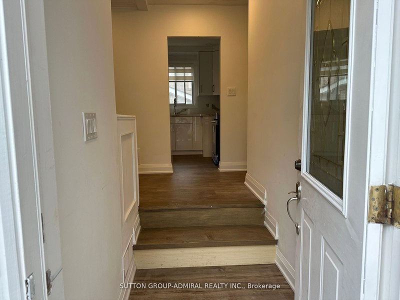 Main Floor - 7 Resolution Cres, Toronto, M2H 1N3 | Image 2