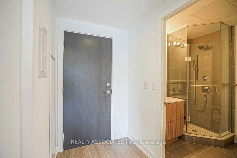 307 - 6 Parkwood Ave, Toronto, M4V 1V1 | Image 2