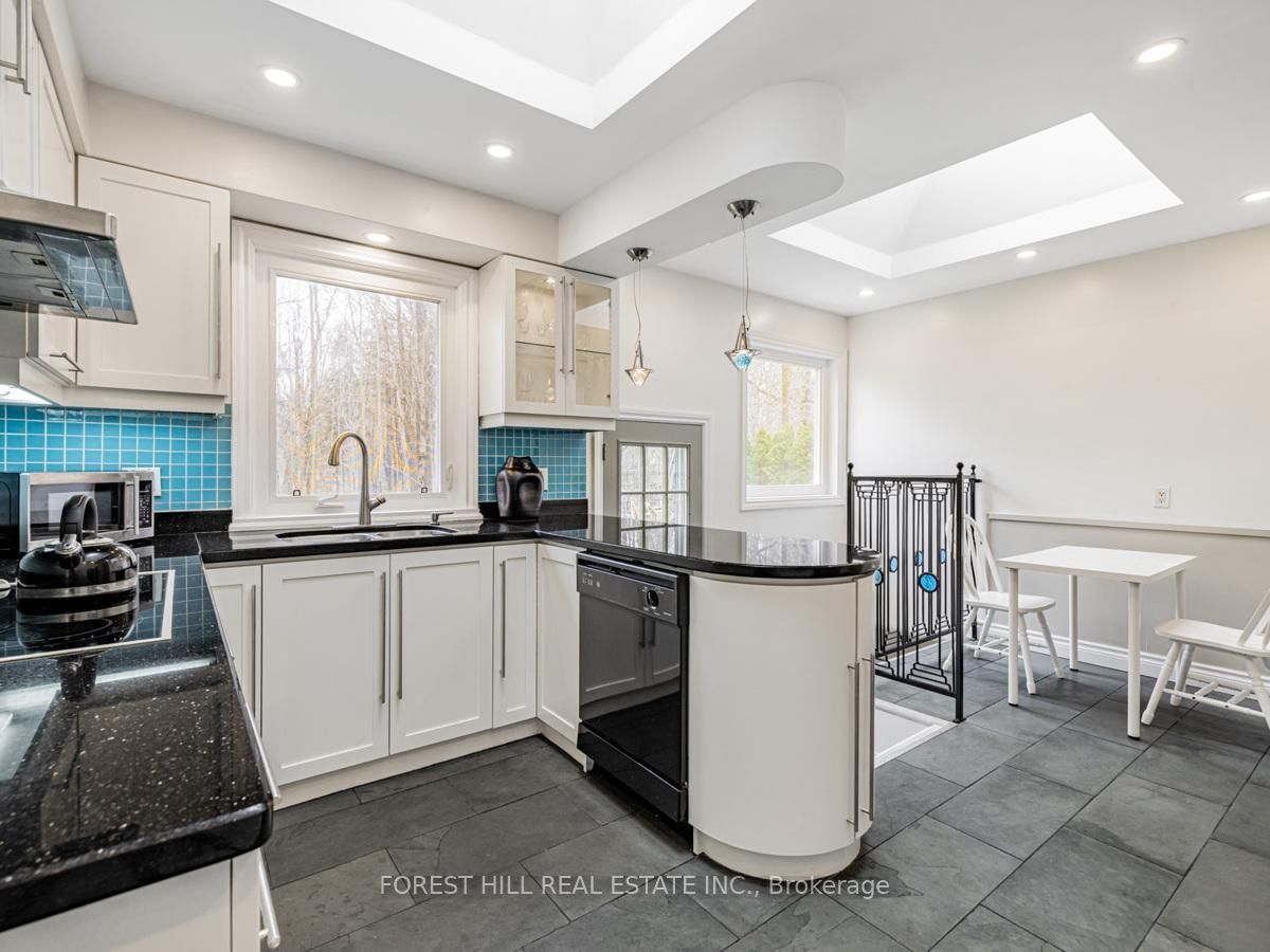 Detached House for sale at 137 Citation Drive, Toronto, Ontario, M2K 1T3 - Bayview Village - MLS: C12886376