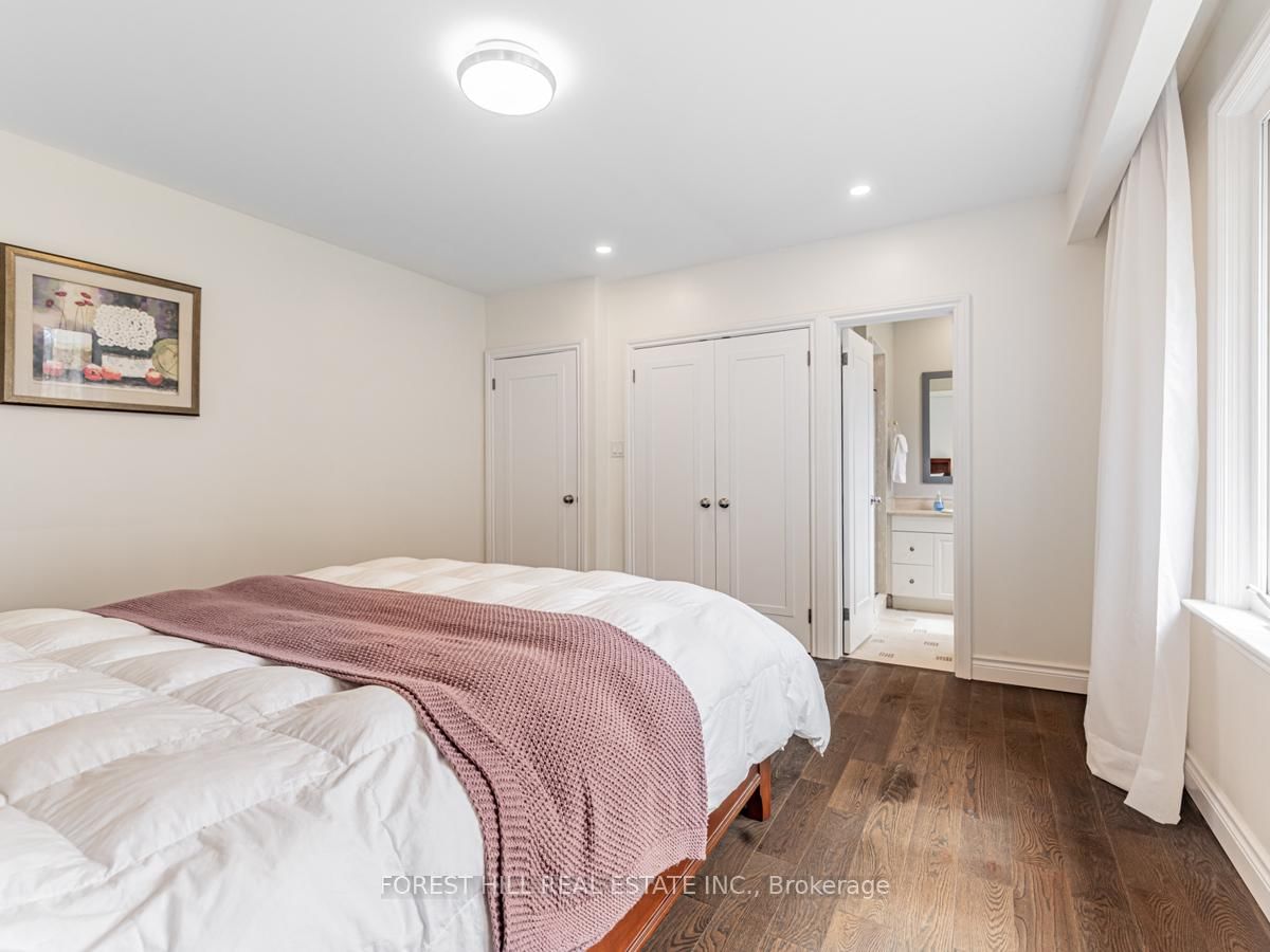 Detached House for sale at 137 Citation Drive, Toronto, Ontario, M2K 1T3 - Bayview Village - MLS: C12886376