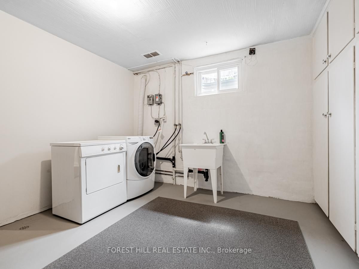 Detached House for sale at 137 Citation Drive, Toronto, Ontario, M2K 1T3 - Bayview Village - MLS: C12886376