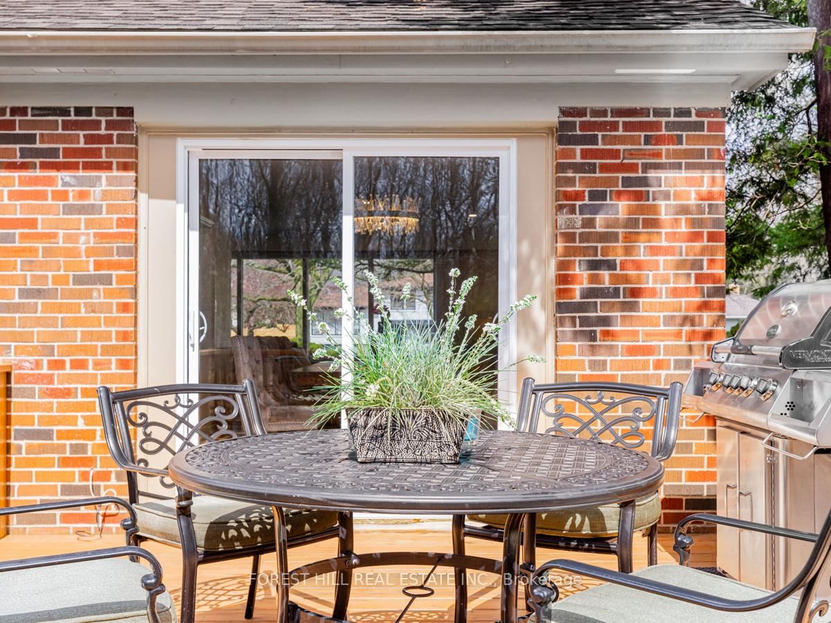 Detached House for sale at 137 Citation Drive, Toronto, Ontario, M2K 1T3 - Bayview Village - MLS: C12886376