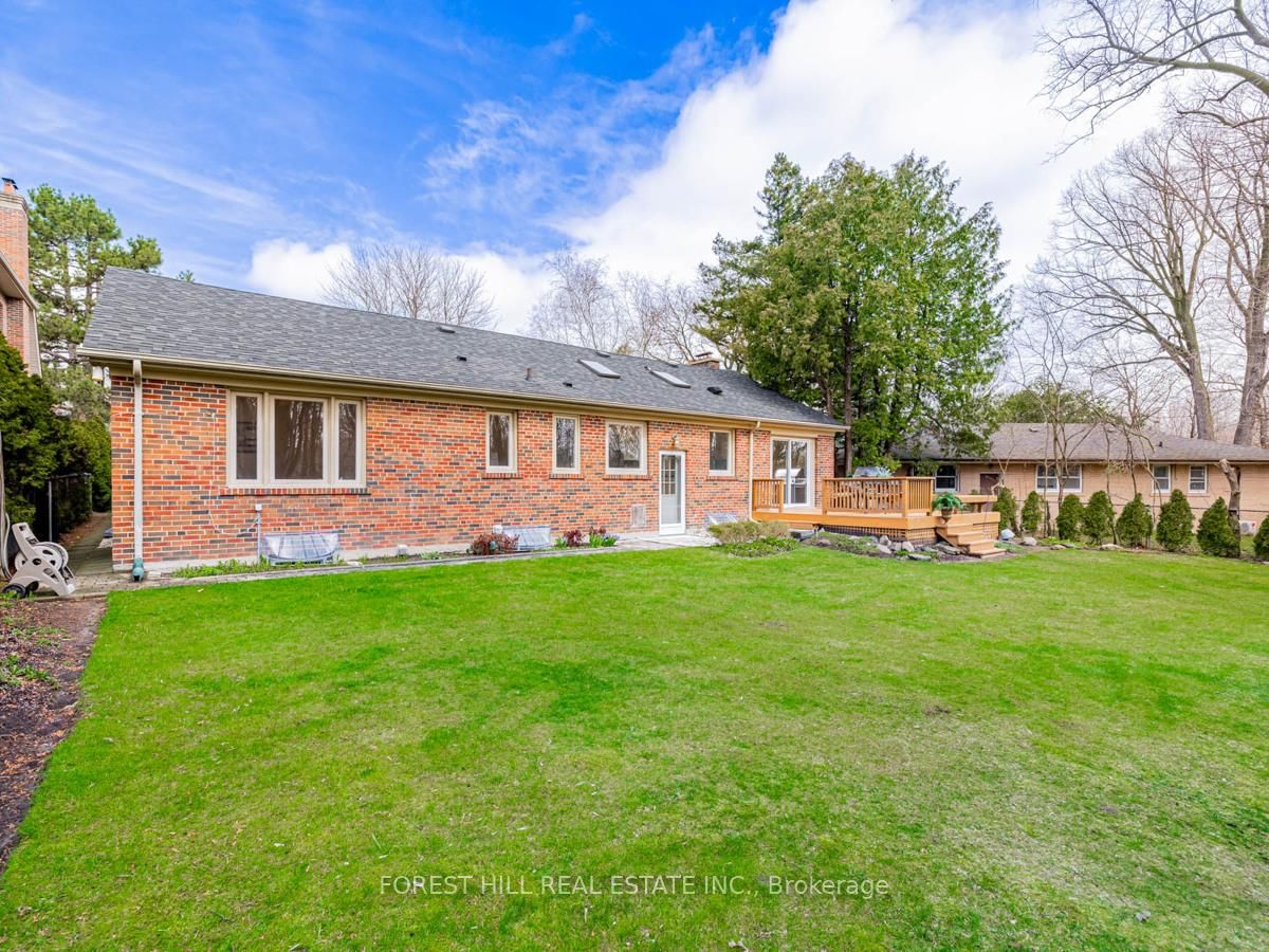 Detached House for sale at 137 Citation Drive, Toronto, Ontario, M2K 1T3 - Bayview Village - MLS: C12886376