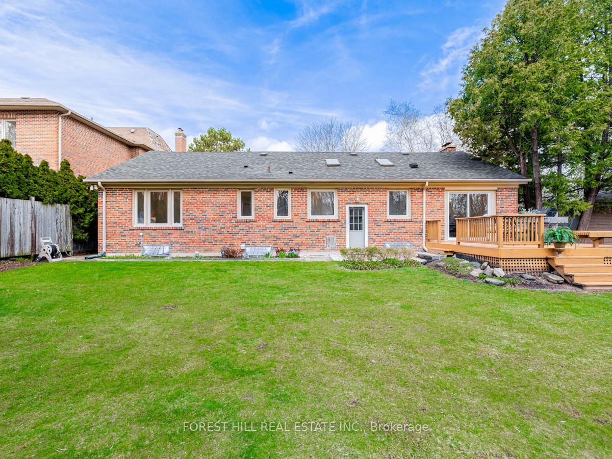 Detached House for sale at 137 Citation Drive, Toronto, Ontario, M2K 1T3 - Bayview Village - MLS: C12886376