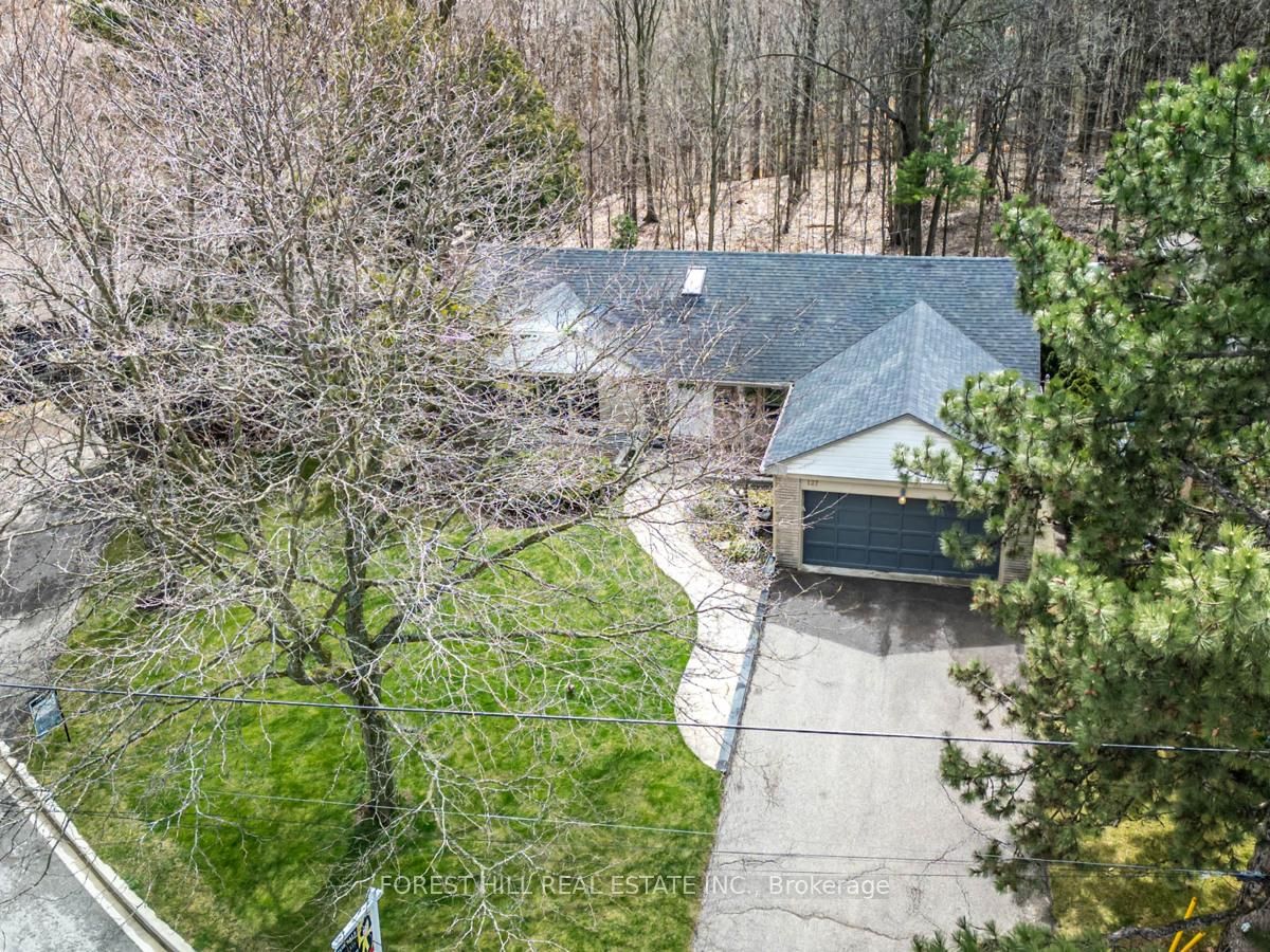 Detached House for sale at 137 Citation Drive, Toronto, Ontario, M2K 1T3 - Bayview Village - MLS: C12886376