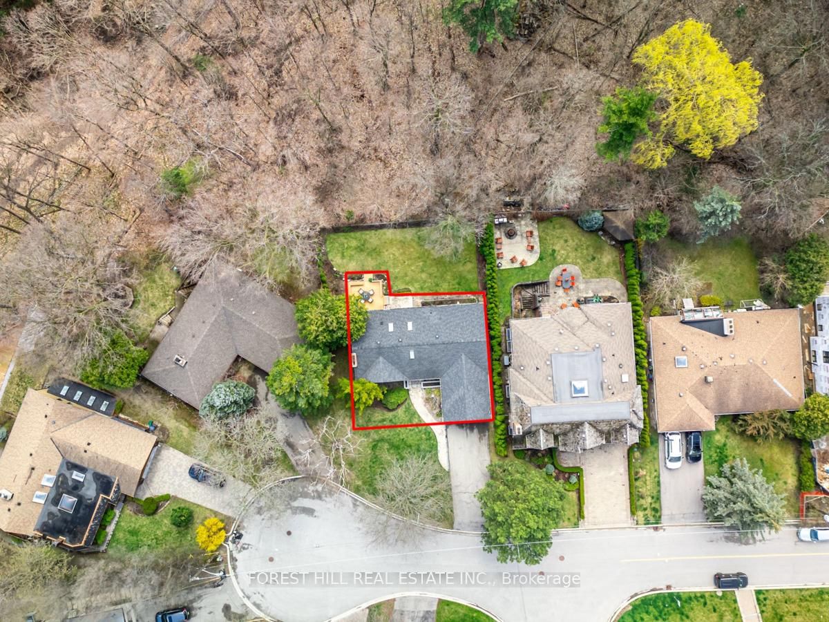 Detached House for sale at 137 Citation Drive, Toronto, Ontario, M2K 1T3 - Bayview Village - MLS: C12886376