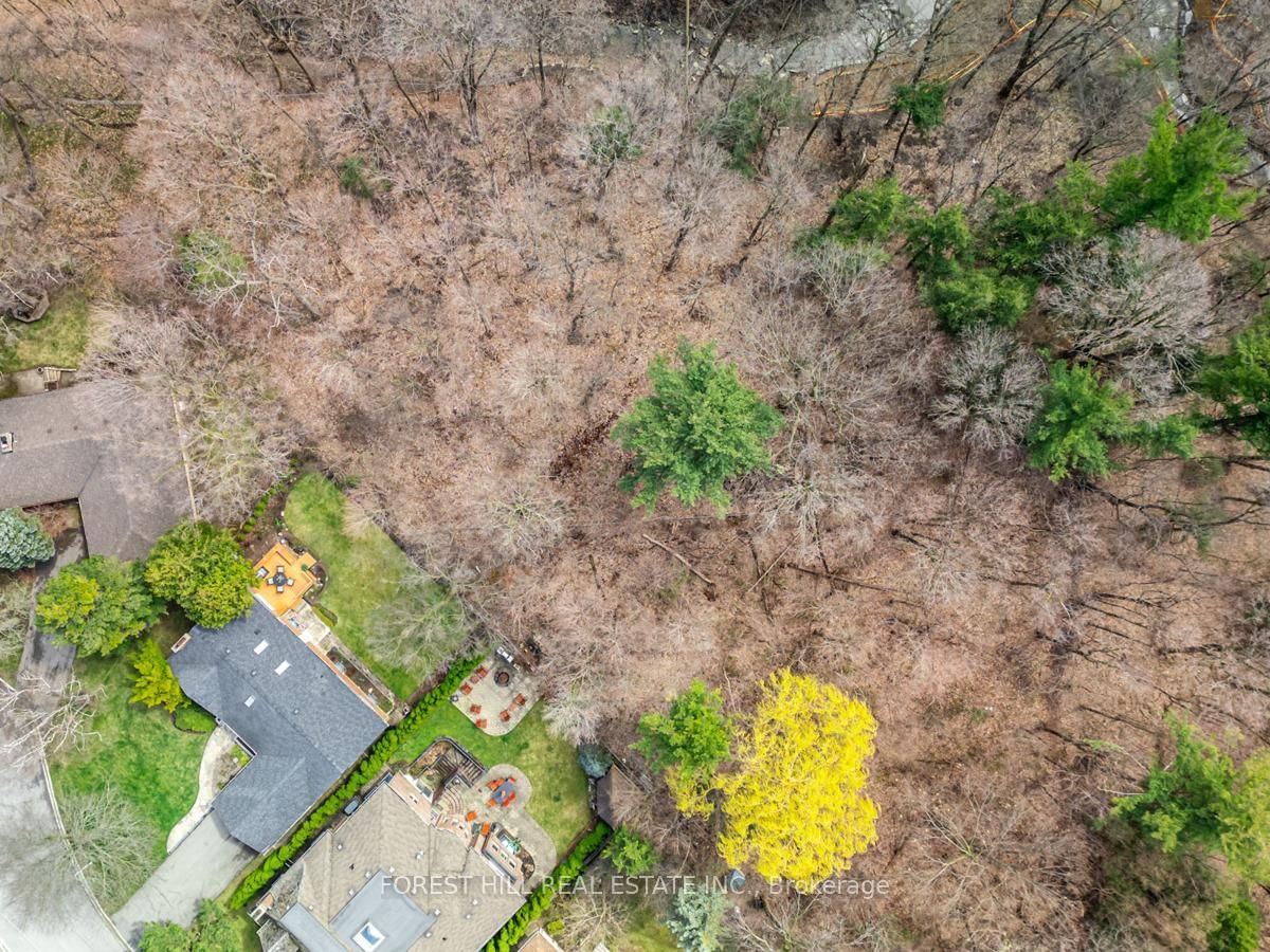 Detached House for sale at 137 Citation Drive, Toronto, Ontario, M2K 1T3 - Bayview Village - MLS: C12886376