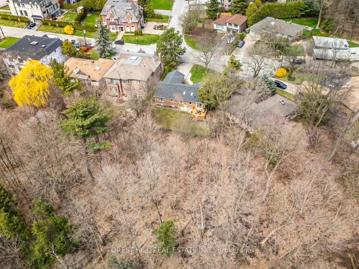 Detached House for sale at 137 Citation Drive, Toronto, Ontario, M2K 1T3 - Bayview Village - MLS: C12886376