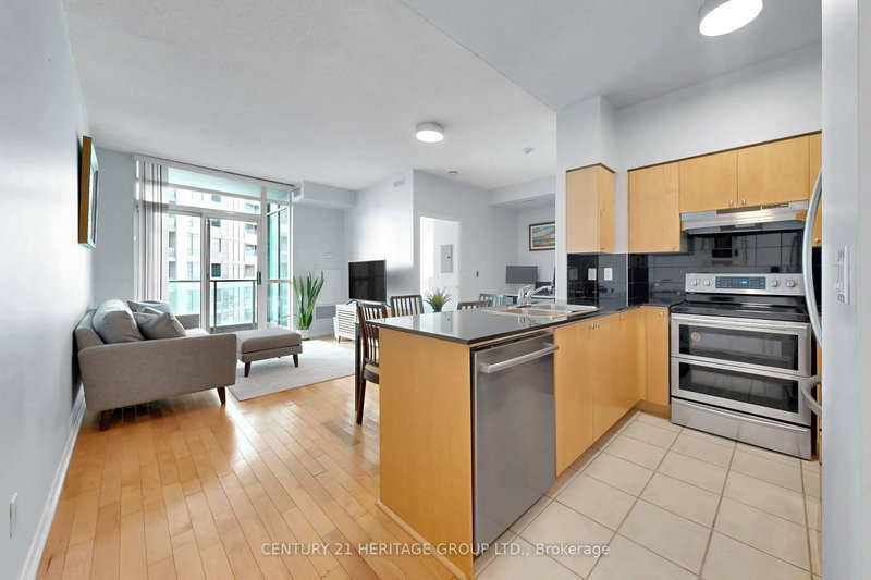 2713 - 231 Fort York Blvd, Toronto, M5V 1B2 | Image 2