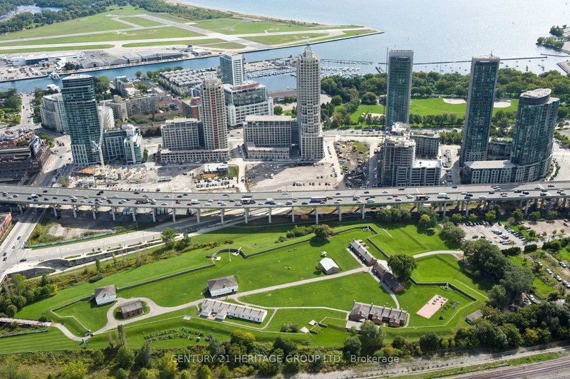 2713 - 231 Fort York Blvd, Toronto, M5V 1B2 | Image 3