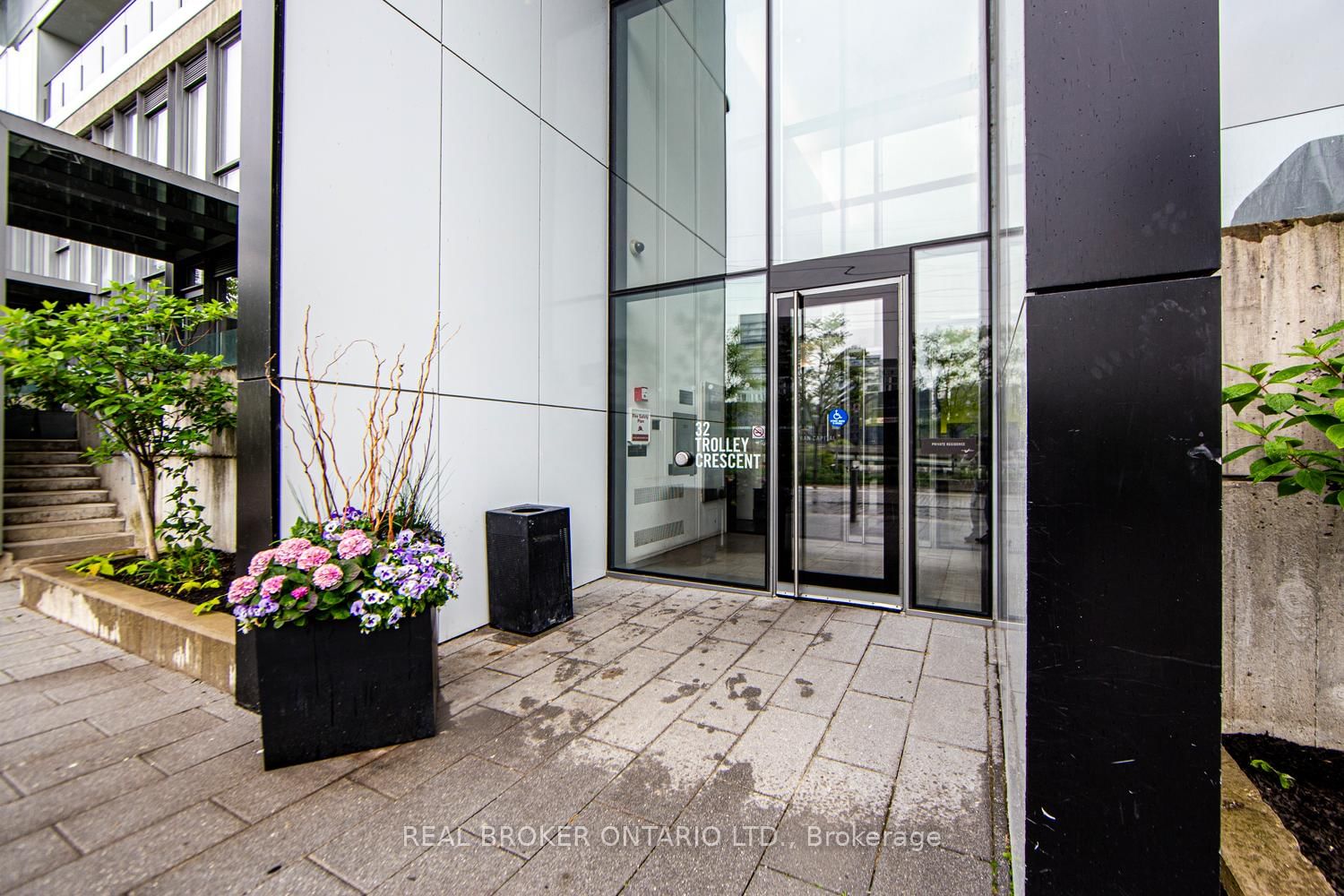 Condo for sale at 423-32 Trolley Crescent, Toronto, Ontario, M5A 0E8 - Moss Park - MLS: C12886644