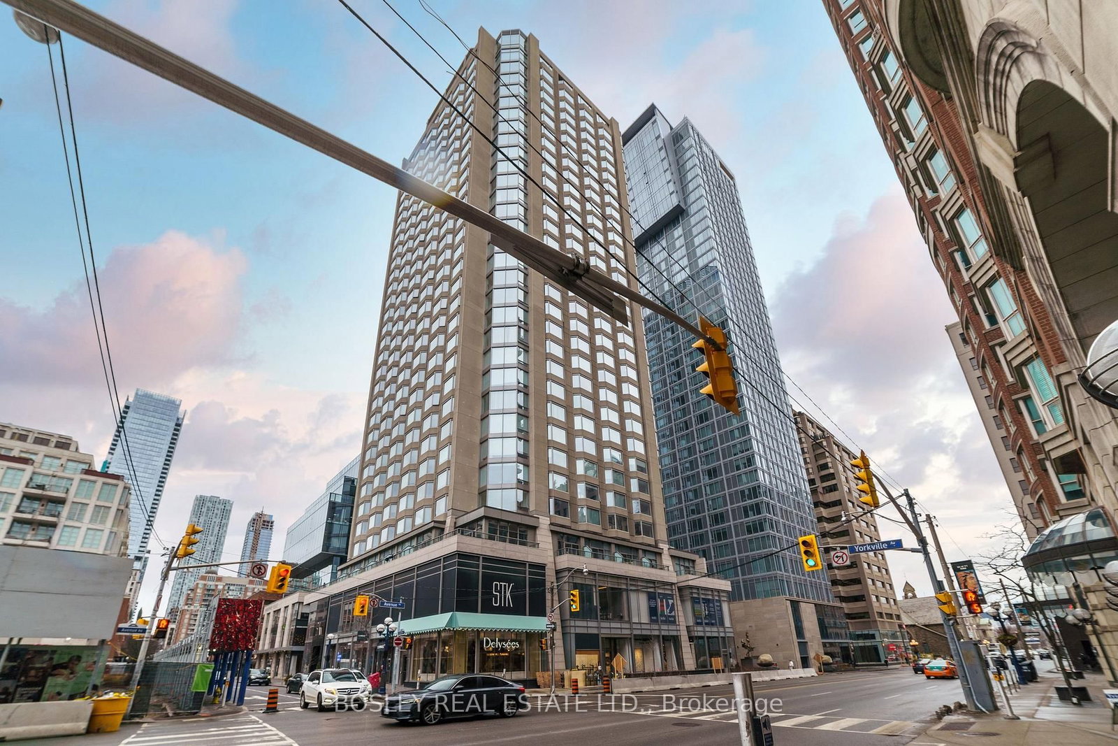 155 Yorkville Avenue, Unit 2016 - Photo 28