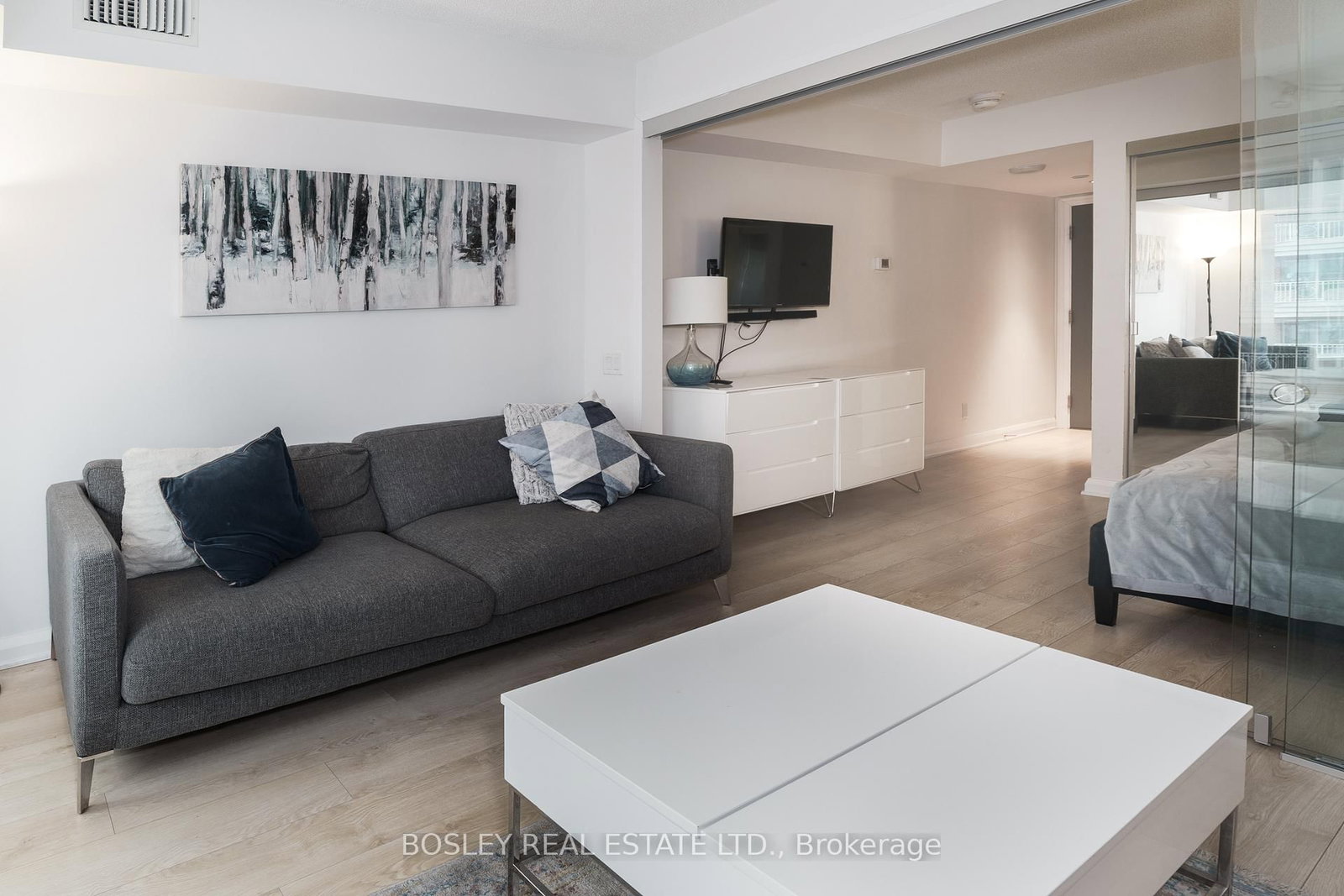 155 Yorkville Avenue, Unit 2016 - Photo 4