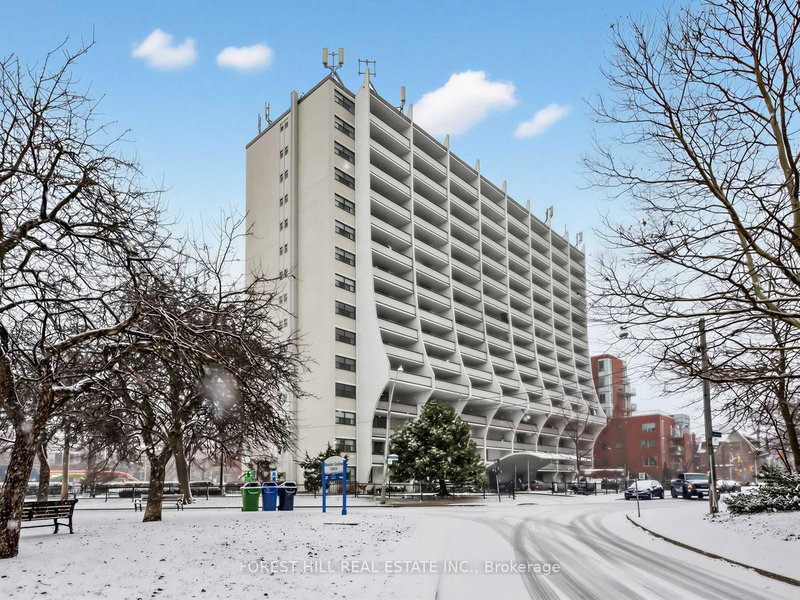 home for lease on 202-35 Walmer Road