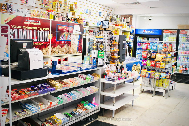 4119 Bathurst St, Toronto, M3H 3P4 | Image 2
