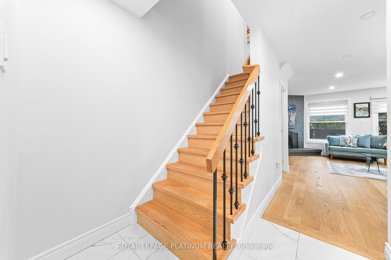 9 - 18 Cotton Downway, Toronto, M2J 4V7 | Image 3