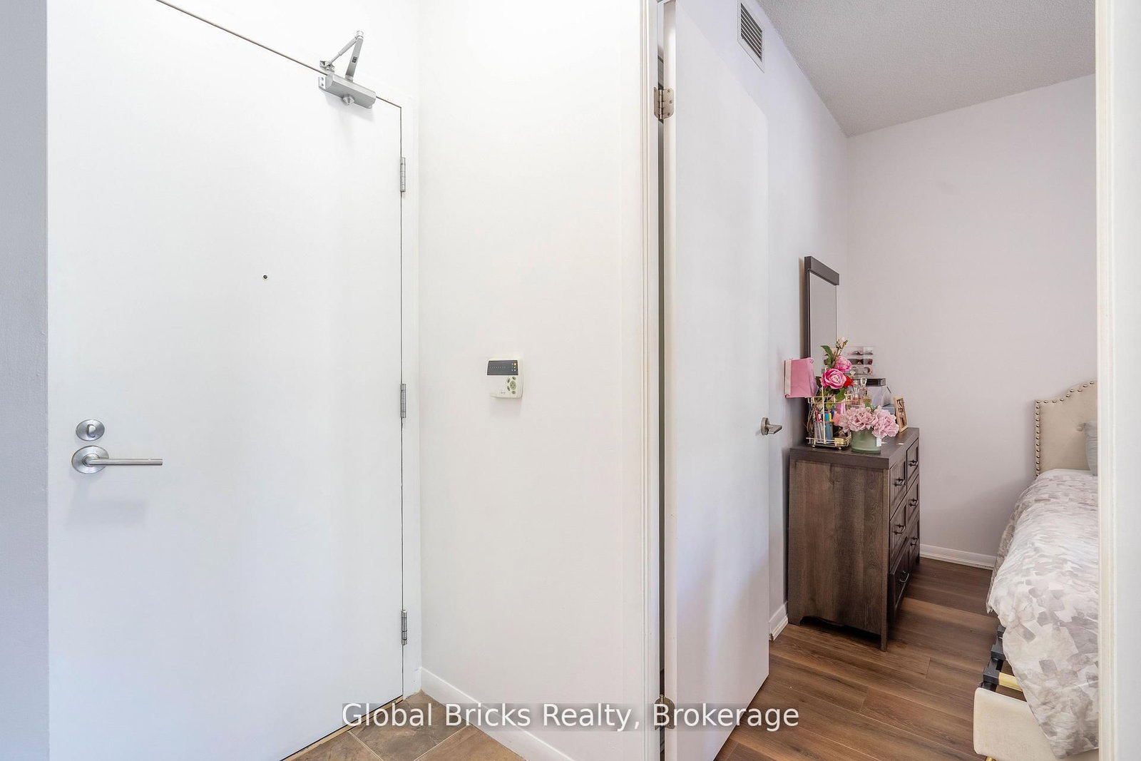 Condo for sale at #215-215 Fort York Boulevard, Toronto, Ontario, M5V 4A1 - Niagara - MLS: C12888146