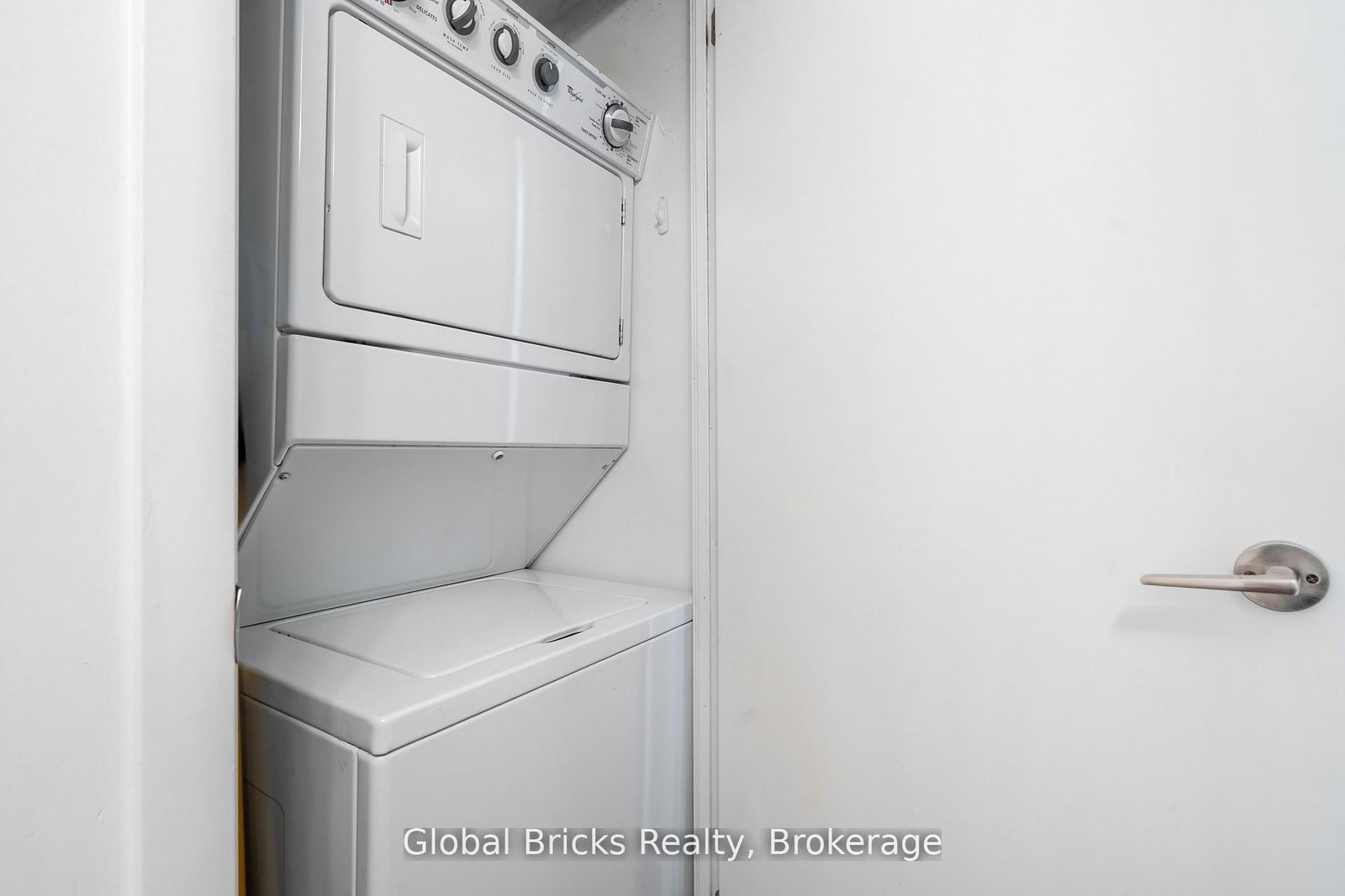 Condo for sale at #215-215 Fort York Boulevard, Toronto, Ontario, M5V 4A1 - Niagara - MLS: C12888146