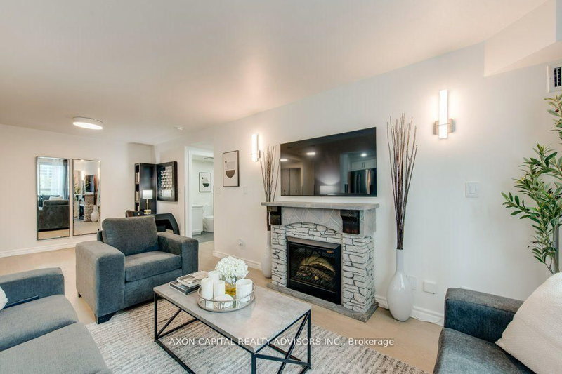 1513 - 168 Simcoe St, Toronto, M5H 4C9 | Image 3