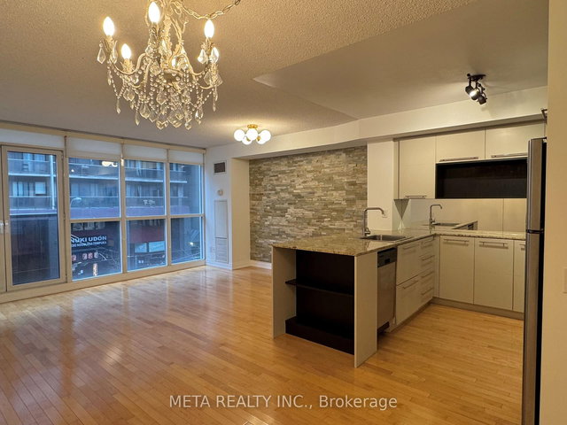 328 - 25 Carlton Street