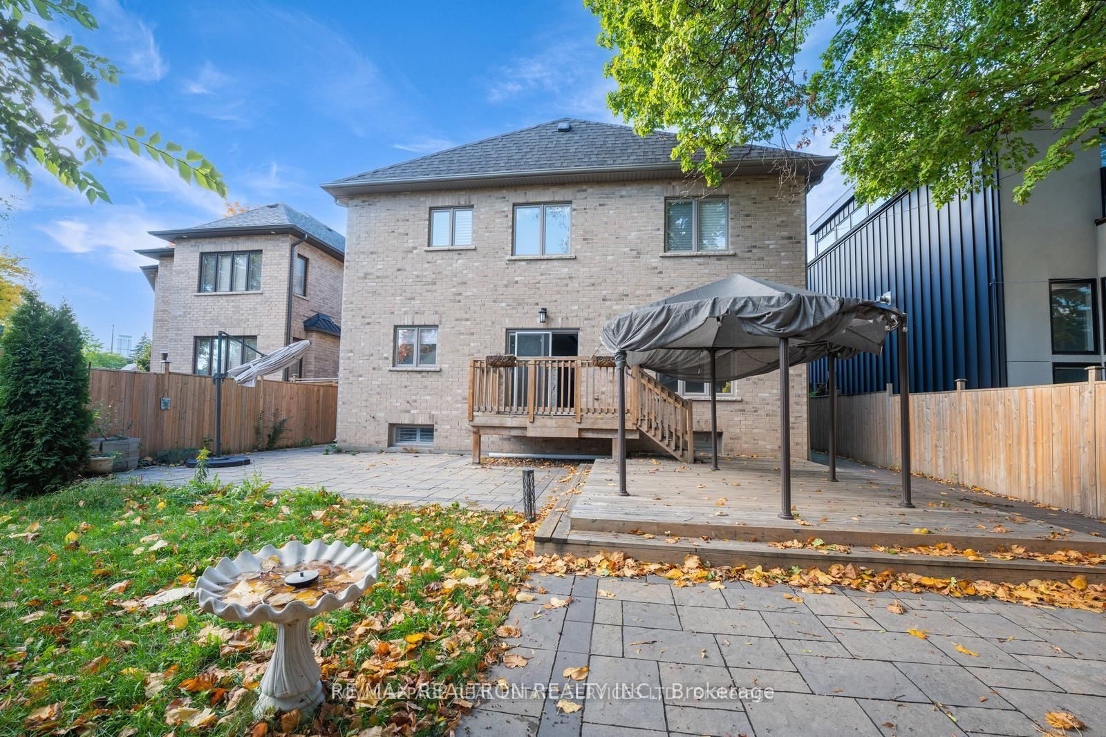 19 Irvington Crescent