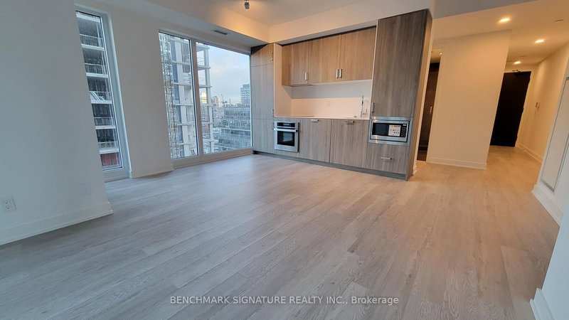 home for lease on 1002-88 Queen Street E