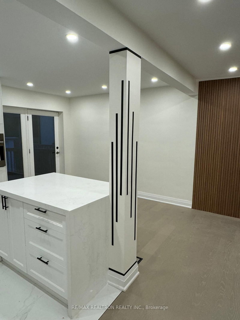 (Main Floor) A - 389 Horsham Ave, Toronto, M2R 1H1 | Image 3